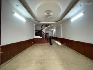 Nhà riêng ngõ phố giải phóng đối diện phố đại từ dt90m2x4t giá 20tr