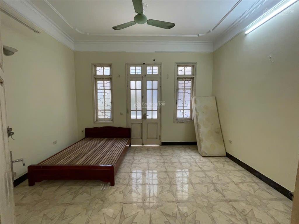 Nhà riêng ngõ phố minh khai ngõ quỳnh dt 55m² x 4t giá 15tr