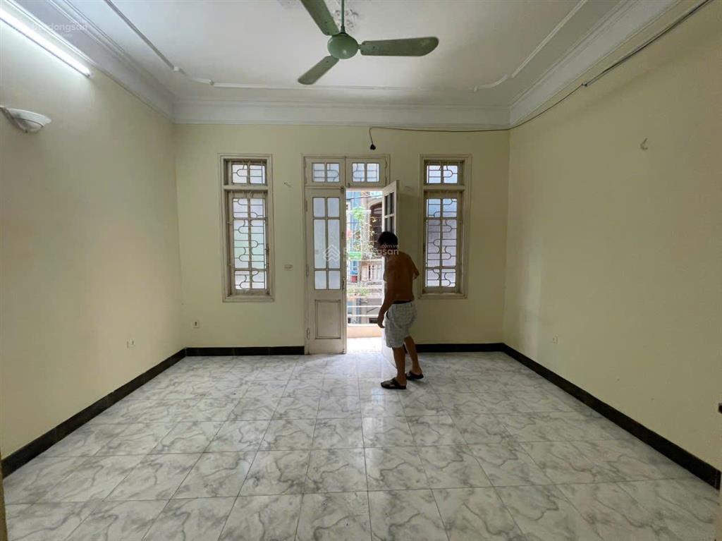Nhà riêng ngõ phố minh khai ngõ quỳnh dt 55m² x 4t giá 15tr