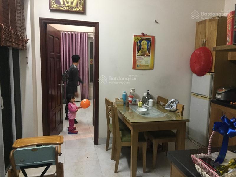 Nhà riêng ngõ 143 nguyễn chính, dt 70m2 x 3t và 30m2 sân hành lang, giá 15tr có tl