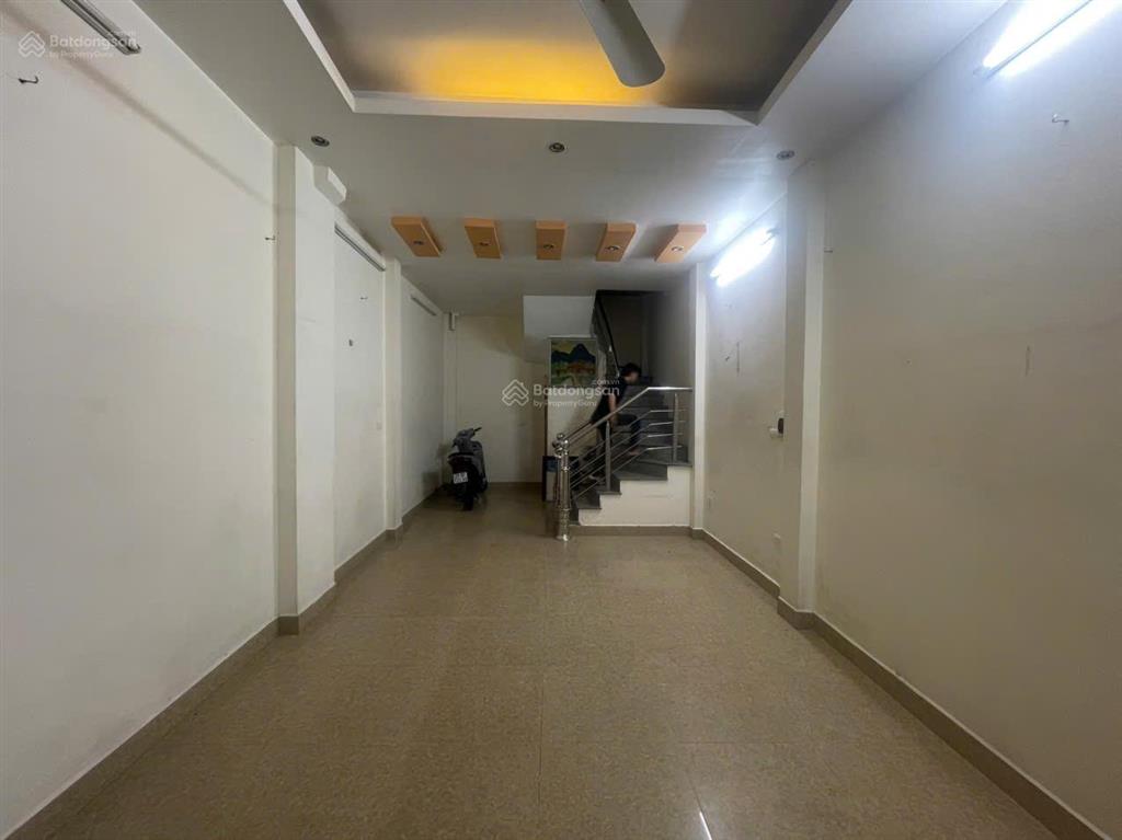 Nhà riêng ngõ phố tân mai nguyễn chính dt 45m2 x 4,5t giá 15tr