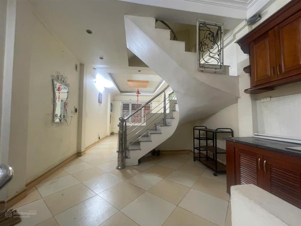 Nhà riêng ngõ phố tân mai nguyễn chính dt 45m2 x 4,5t giá 15tr