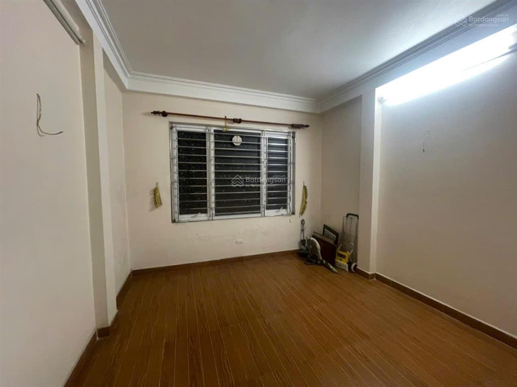 Nhà riêng ngõ phố tân mai nguyễn chính dt 45m2 x 4,5t giá 15tr