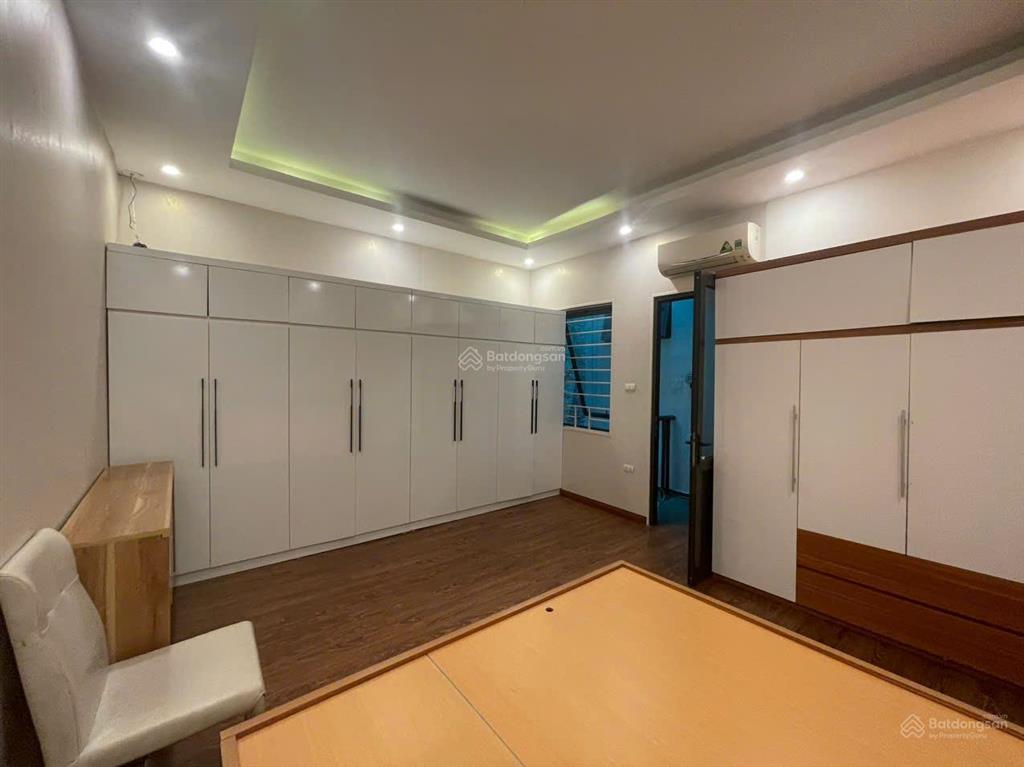 Nhà riêng ngõ 120 phố định công, gần giải phóng. dt 70m2 x 4t giá 23tr