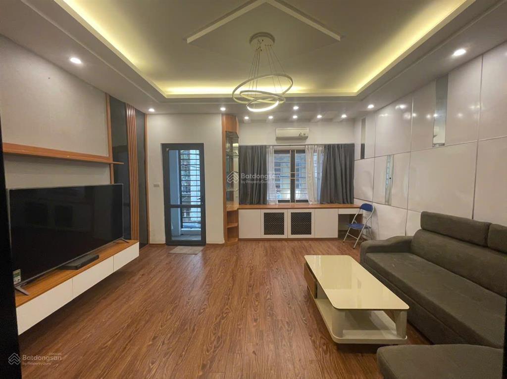 Nhà riêng ngõ 104 phố định công gần giải phóng, dt 70m2 x 4t, giá 23tr