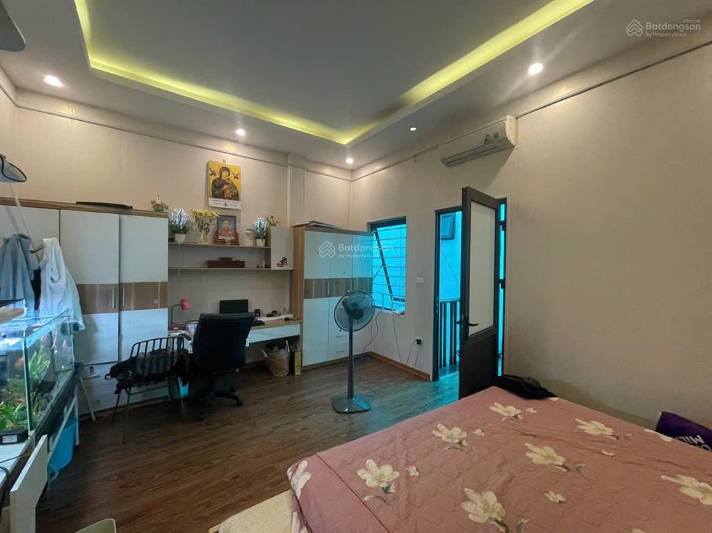 Nhà riêng ngõ 104 phố định công gần giải phóng, dt 70m2 x 4t, giá 23tr