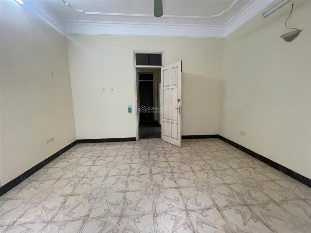 Nhà riêng ngõ phố minh khai, ngõ quỳnh. dt 55m2 x 4t. giá 15tr có tl.