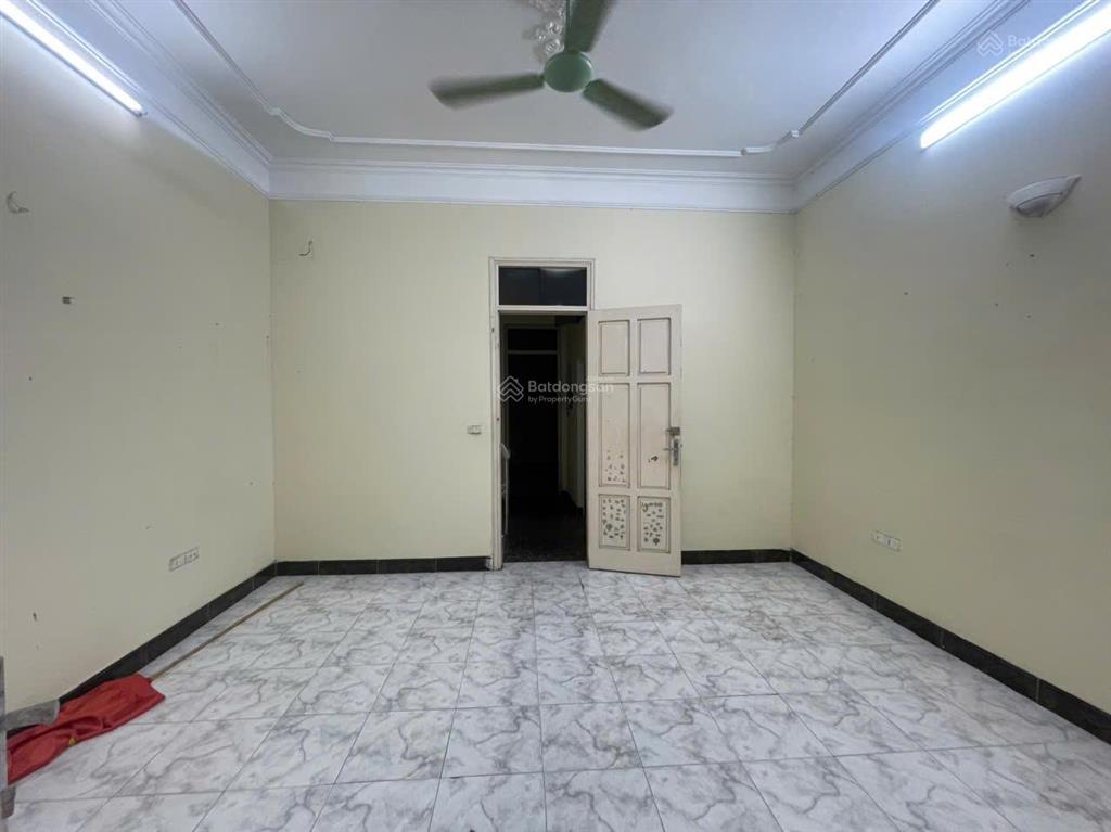 Nhà riêng ngõ phố minh khai, ngõ quỳnh. dt 55m2 x 4t. giá 15tr có tl.