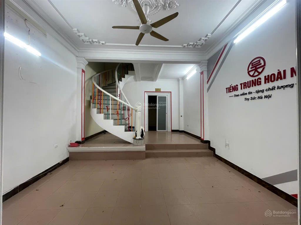 Nhà riêng ngõ phố minh khai, ngõ quỳnh. dt 55m2 x 4t. giá 15tr có tl.