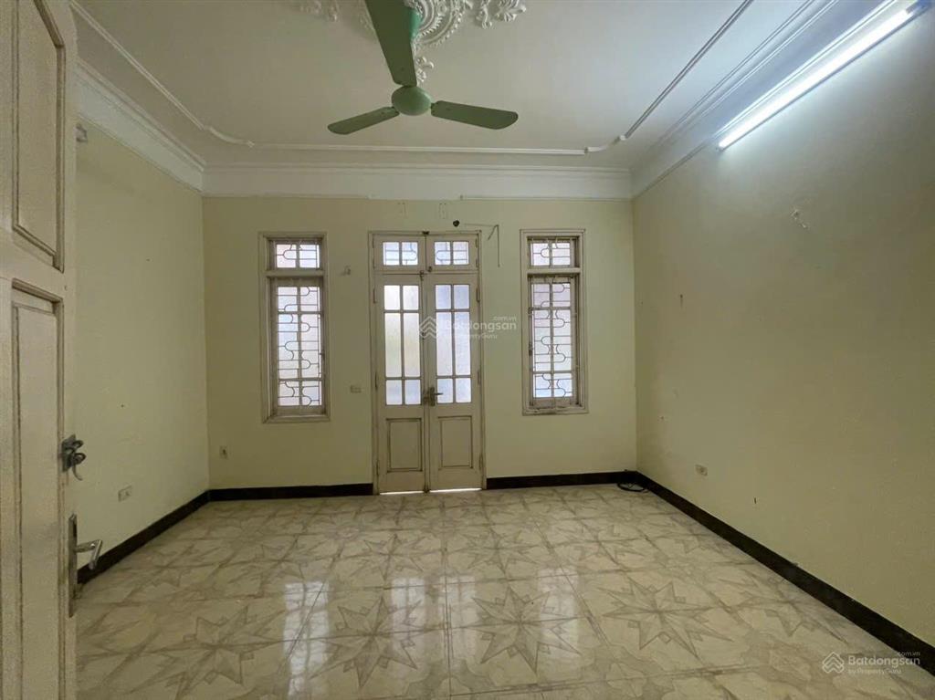 Nhà riêng ngõ phố minh khai, ngõ quỳnh. dt 55m2 x 4t. giá 15tr có tl.