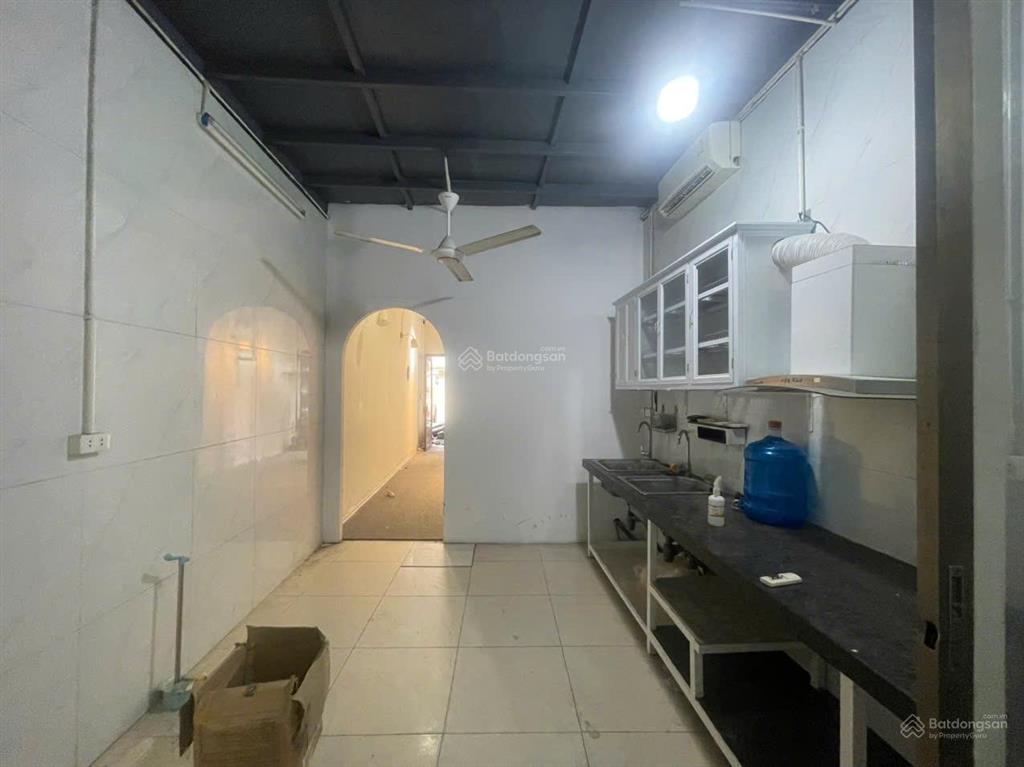 Nhà riêng ngõ phố trương định, đường sông sét, dt 52m2 x 2t, giá 12tr