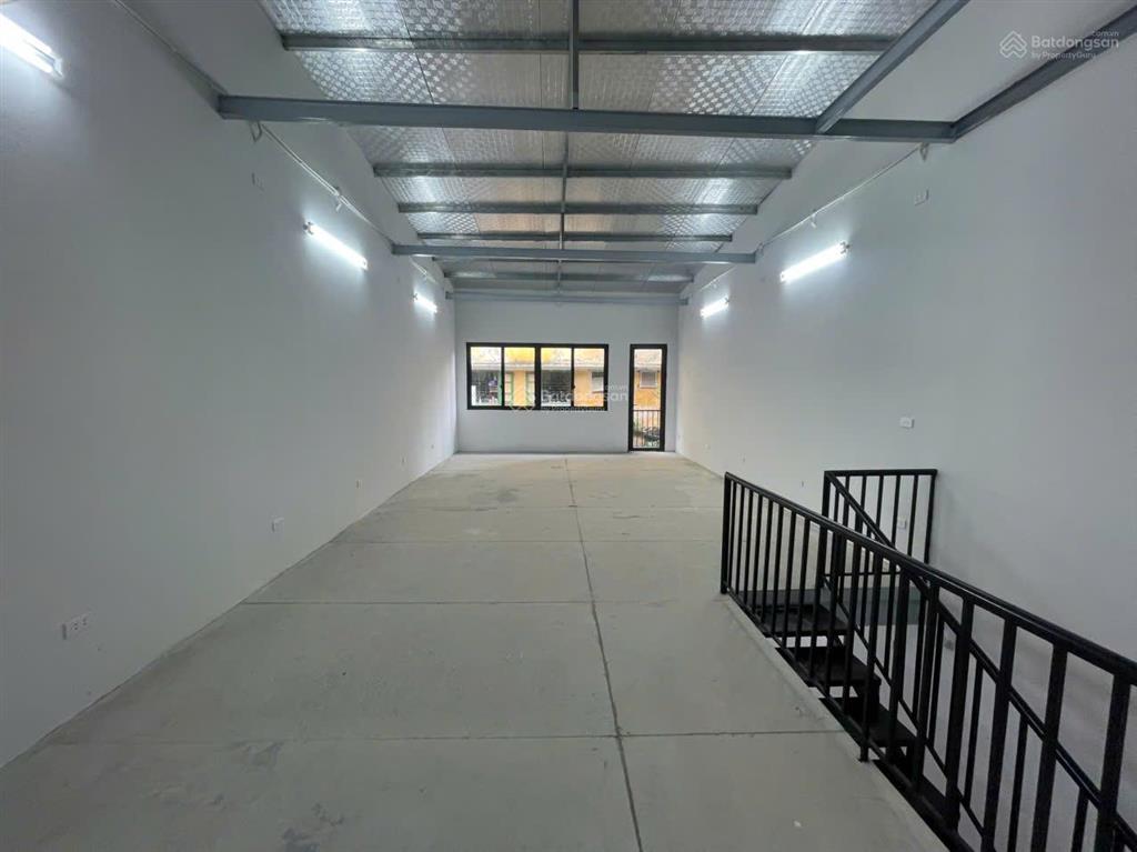 Nhà riêng ngõ phố trần đại nghĩa gần trường kinh tế, dt 65m2 x 2t, giá 16tr