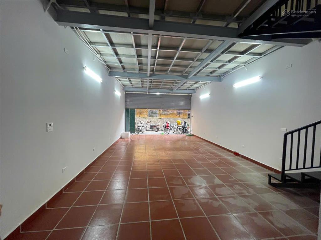 Nhà riêng ngõ phố trần đại nghĩa gần trường kinh tế, dt 65m2 x 2t, giá 16tr