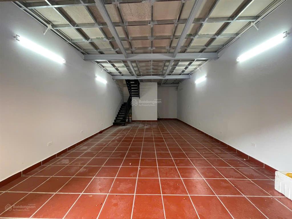 Nhà riêng ngõ phố trần đại nghĩa gần trường kinh tế, dt 65m2 x 2t, giá 16tr