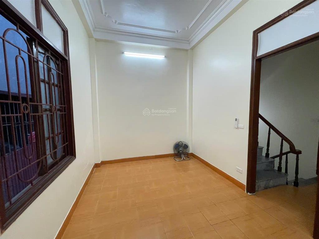 Nhà riêng ngõ phố trịnh đình cửu gần cầu định công, dt 65m2 x 3 tầng, giá 12tr