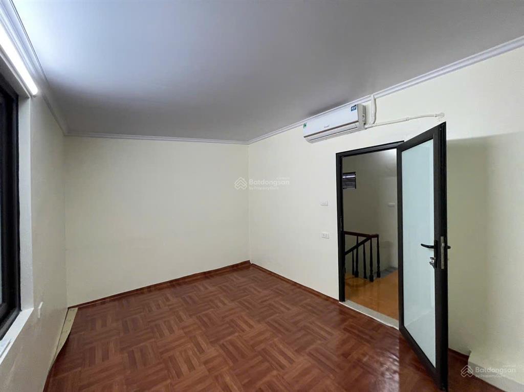 Nhà riêng ngõ phố trịnh đình cửu gần cầu định công, dt 65m2 x 3 tầng, giá 12tr