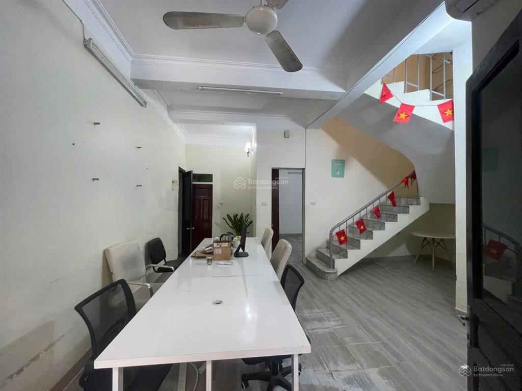 Nhà riêng ngõ phố kim ngưu, phường thanh nhàn, dt60m2x2t và 40m2 sân, giá 16tr