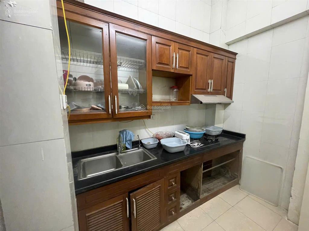 Nhà riêng ngõ phố kim ngưu, phường thanh nhàn, dt60m2x2t và 40m2 sân, giá 16tr