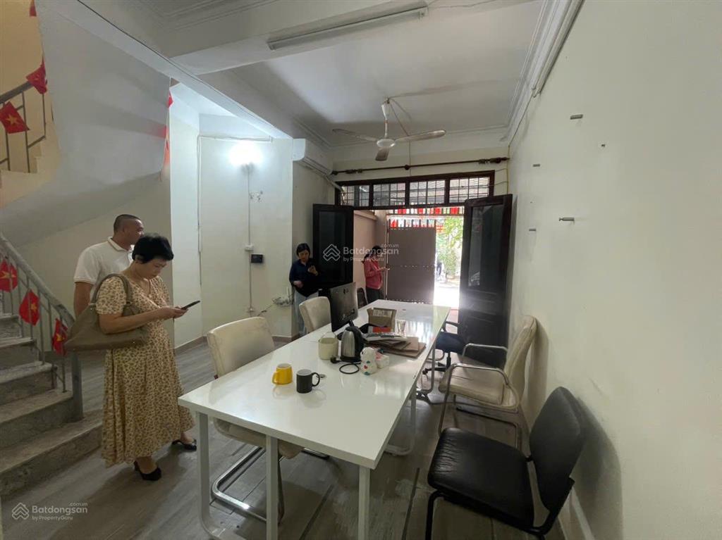 Nhà riêng ngõ phố kim ngưu, phường thanh nhàn, dt60m2x2t và 40m2 sân, giá 16tr