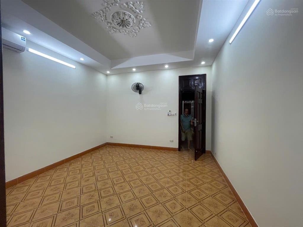 Nhà riêng ngõ phố kim đồng giải phóng dt60m2x4t giá 25tr