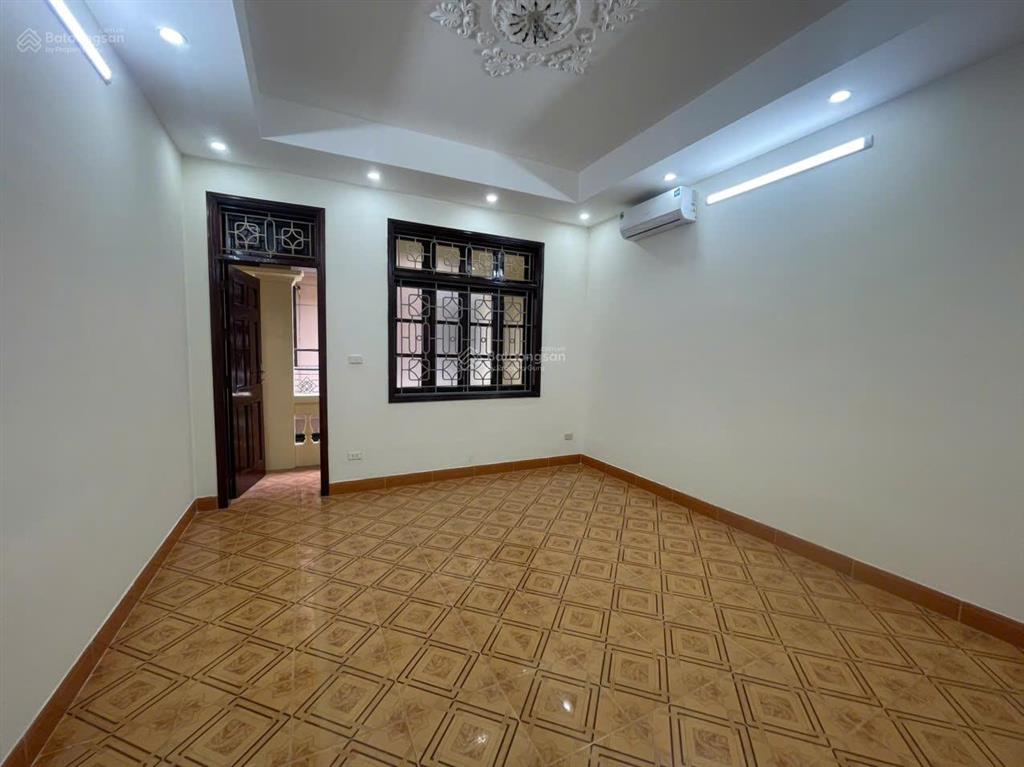 Nhà riêng ngõ phố kim đồng giải phóng dt60m2x4t giá 25tr