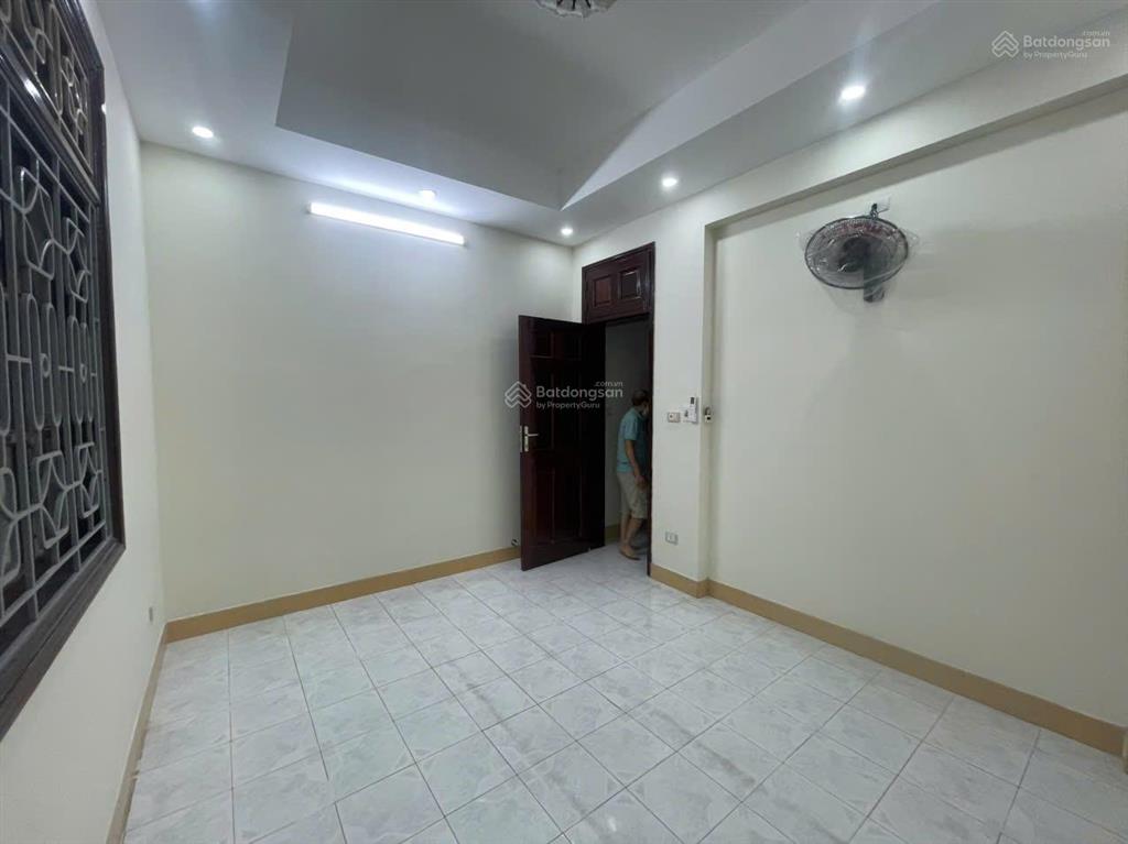 Nhà riêng ngõ phố kim đồng giải phóng dt60m2x4t giá 25tr