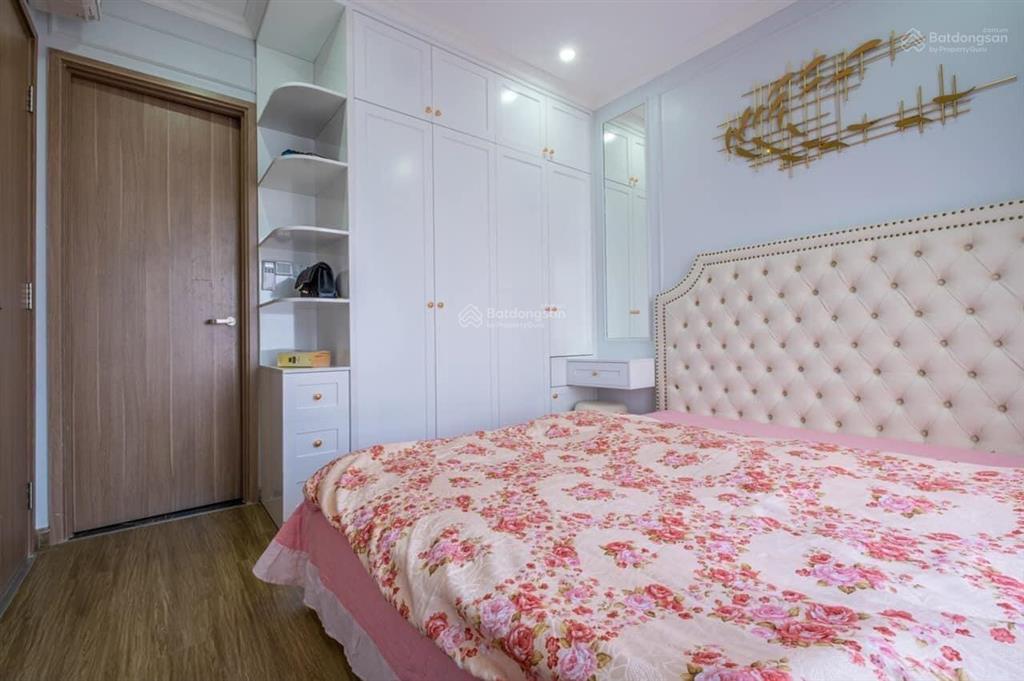 Cho thuê căn hộ tại hong kong tower, dt 75m2,2 phòng ngủ,đủ đồ, giá chỉ từ 18tr/th.  0972 709 ***