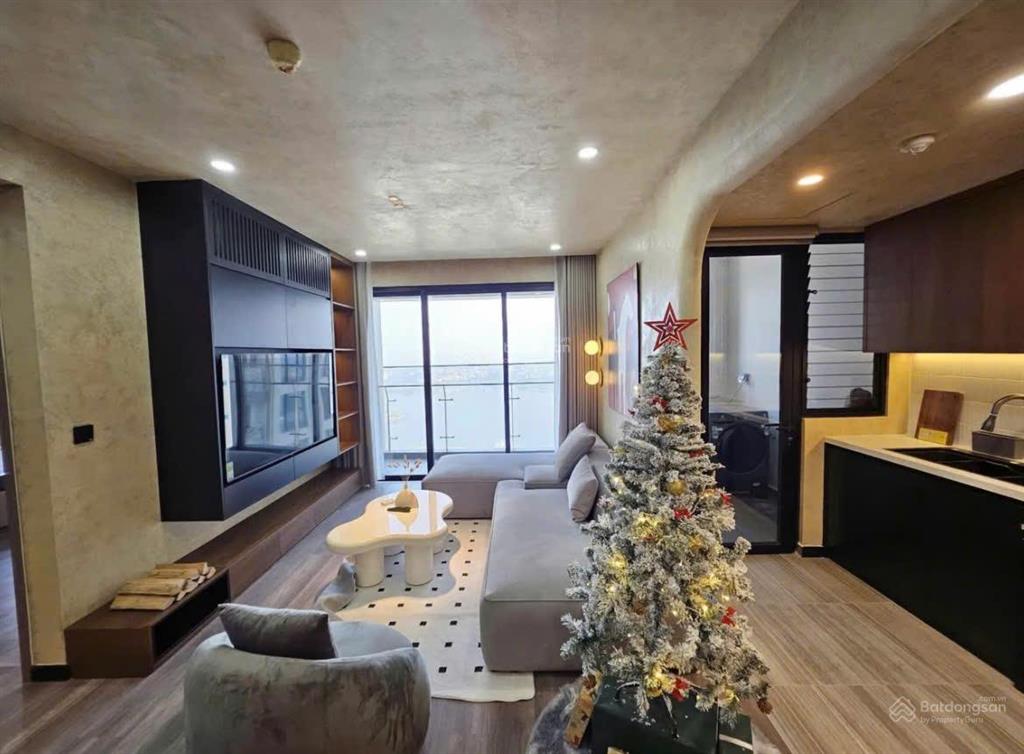 Cho thuê gấp căn hộ chung cư green diamond93 láng hạ, 145m2, 3pn, đủ đồ, tầng cao.  0972 709 ***