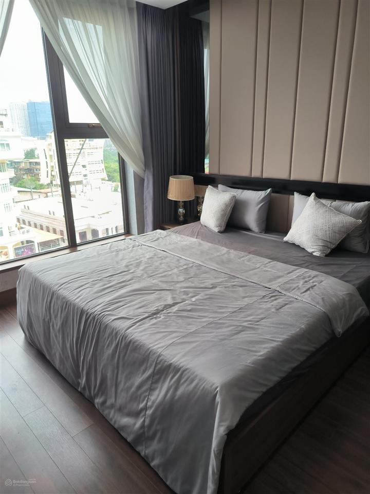 Bán chcc lancaster 20 núi trúc, studio 45m2, tầng cao full đồ, view đẹp.  0972 709 ***