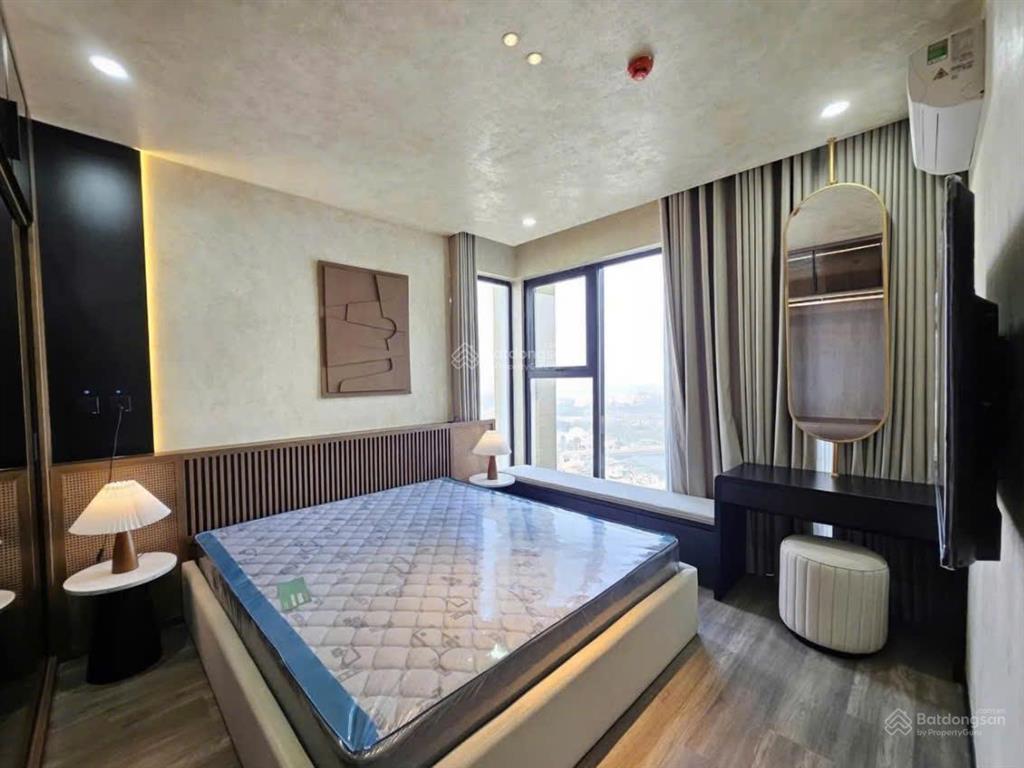 Cho thuê căn hộ cao cấp lancaster núi trúc 175m² 4pn full đồ, tầng cao view thoáng.  0972 709 ***