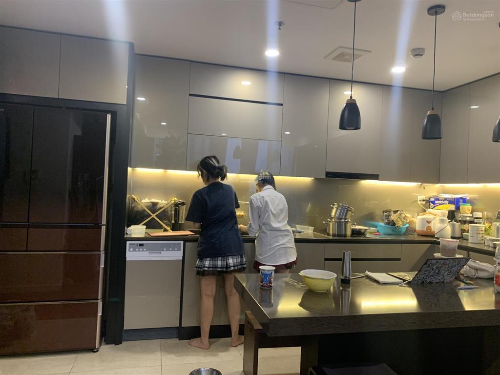 Bán căn hộ cc sông hồng park view 165 thái hà, 60m2,2pn,căn góc,ban công đông nam.  0972 709 ***