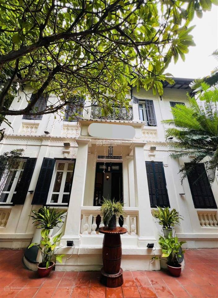 Cho thuê nhà mặt phố trần hưng đạo, mặt tiền 11m, diện tích mỗi tầng 450 m2, 2 tầng, hàng hiếm