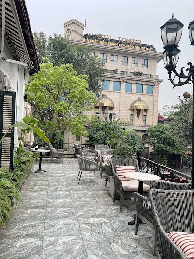 Cho thuê nhà mặt phố lê thái tổ view hồ, diện tích 150m2, mặt tiền 10m, vị trí đẹp nhất