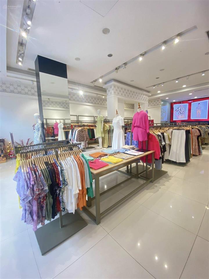 Cho thuê nhà mặt phố xuân la diện tích 500m2, 3 tầng, mặt tiền 40m lô góc, view đẹp nhất phố