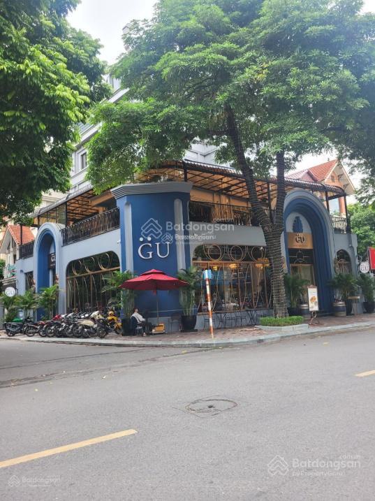 Cho thuê nhà mặt phố nguyên hồng diện tích 550m2, 2 tầng, mặt tiền 30m, kinh doanh sầm uất