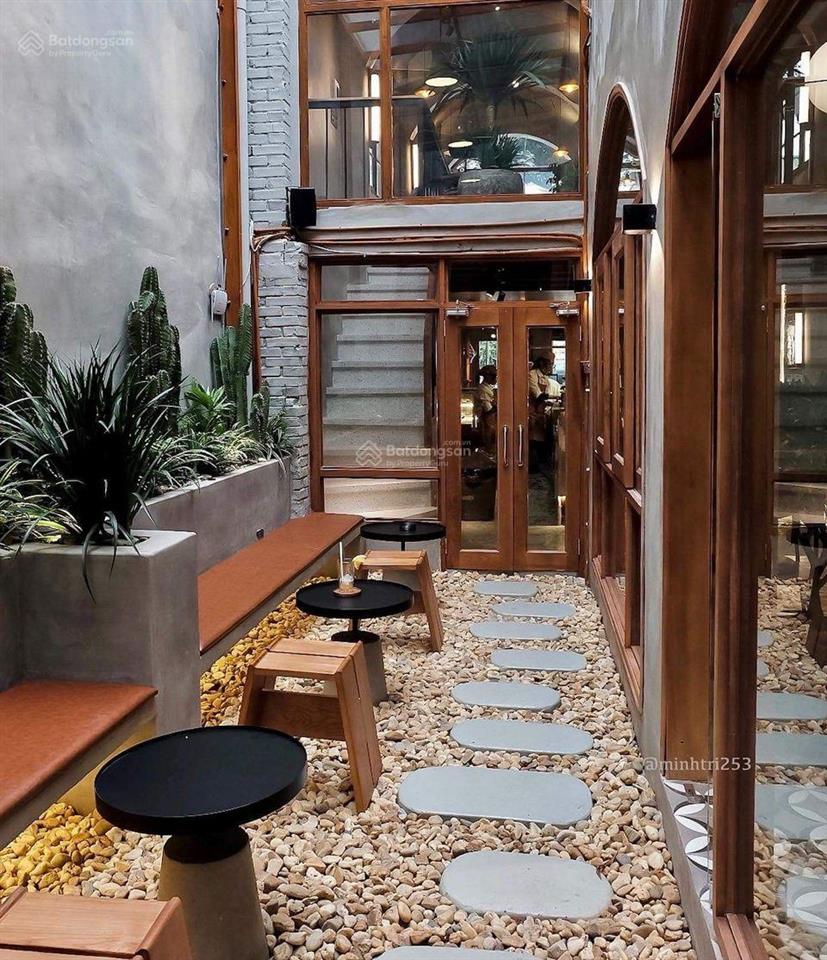 Cho thuê nhà mặt phố lò đúc diện tích 280 m2, mặt 9m