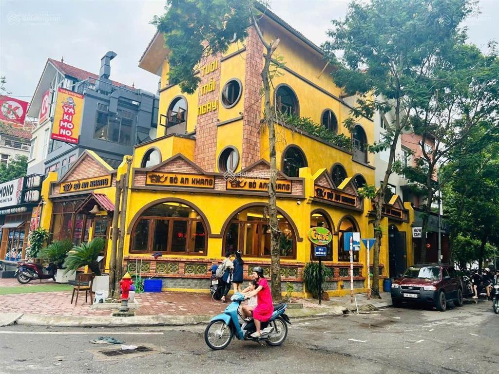 Cho thuê nhà mặt phố tại duy tân diện tích 250m2, 1 tầng, mặt tiền 25m