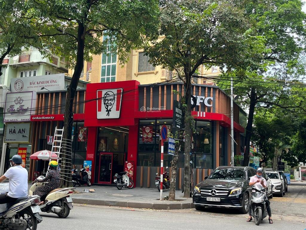 Cho thuê nhà mặt phố tại duy tân diện tích 250m2, 1 tầng, mặt tiền 25m