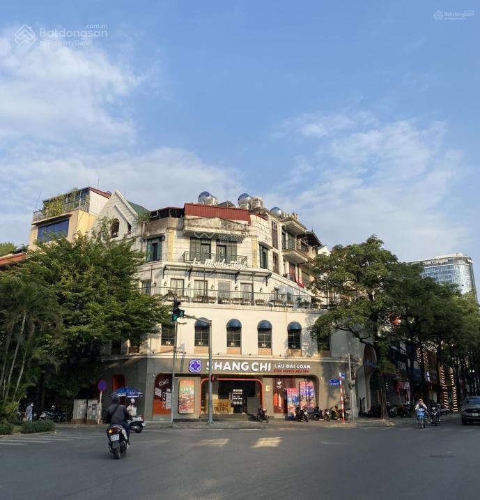 Cho thuê nhà mặt phố tại trung hòa diện tích 300 m2, 5 tầng, mặt tiền căn góc 35m, giá tốt