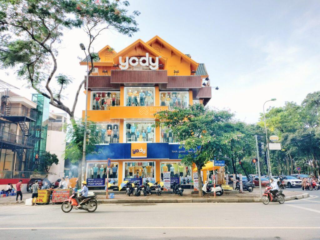 Cho thuê nhà mặt phố nguyễn hữu thọ, linh đàm, mt 30m, dt 260m2, 4 tầng, lô góc