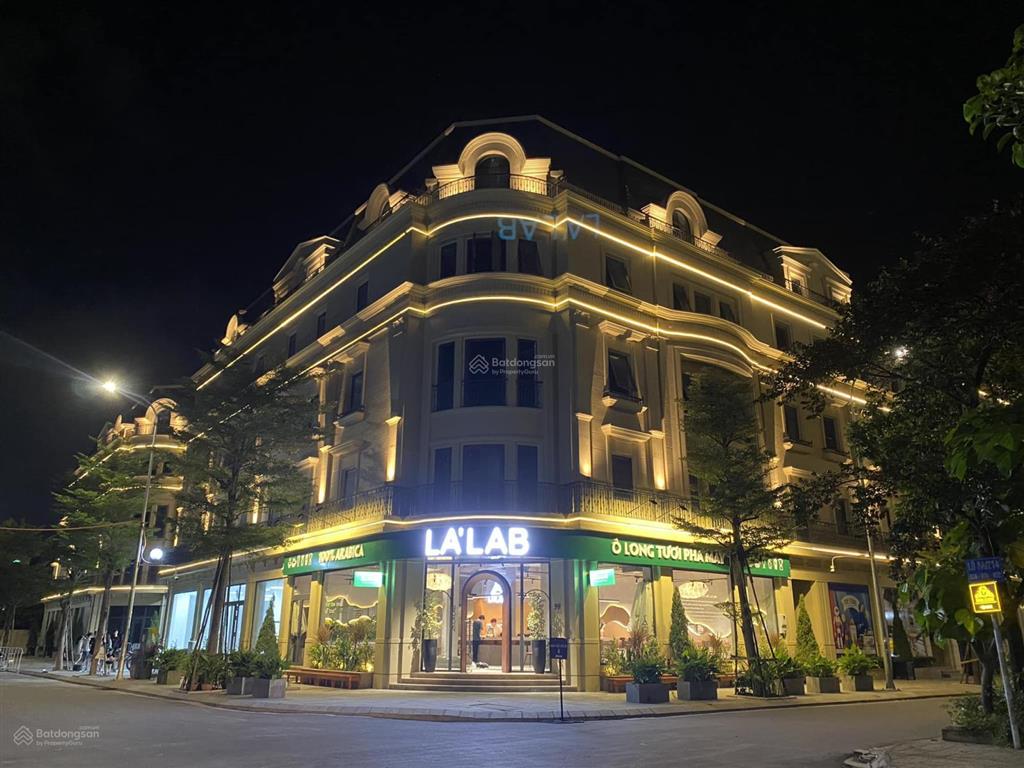 Cho thuê nhà mặt phố trung hòa, diện tích 200m2, 3 tầng, chính chủ giá siêu hời