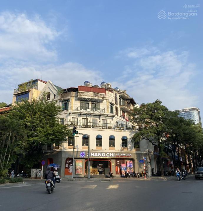 Cho thuê nhà mặt phố trung hòa, mặt tiền 25m, diện tích 270m2, ngã tư vị trí đẹp