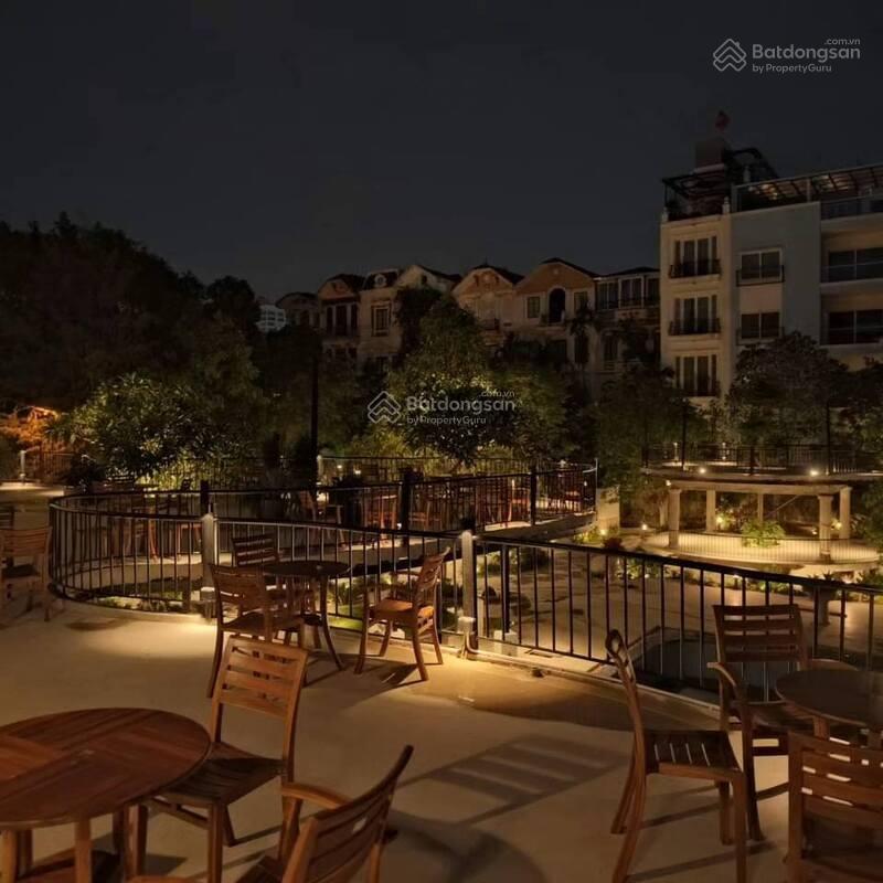 Cho thuê nhà mặt phố đông các, mặt tiền căn góc, diện tích 200m2, 2 tầng, giá cực chất