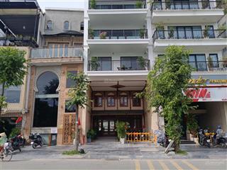 Cho thuê tầng 1 nhà mặt phố 98 xuân diệu, view hồ tây