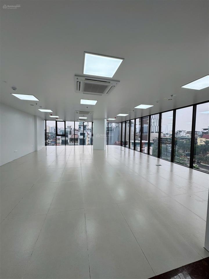 Cho thuê tòa nhà vp võ chí công tây hồ 255m2 x 8 tầng 1 hầm mt 8m chỉ 240tr/th