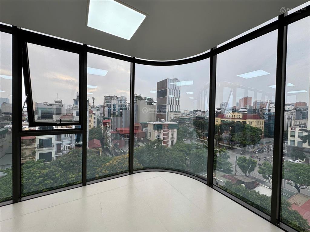 Cho thuê tòa nhà vp võ chí công tây hồ 255m2 x 8 tầng 1 hầm mt 8m chỉ 240tr/th