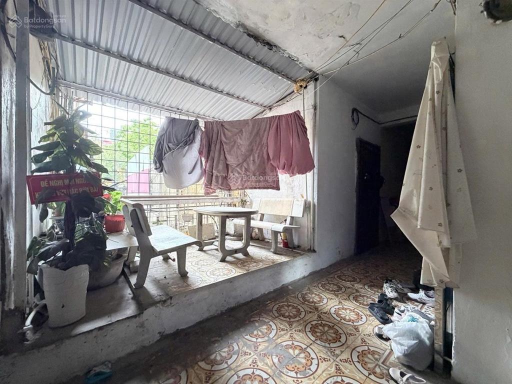 Tập thể nguyên hồng, trúc khê, tòa mặt phố, t2, 50 m2 (20m2 sổ), 3.x tỷ.