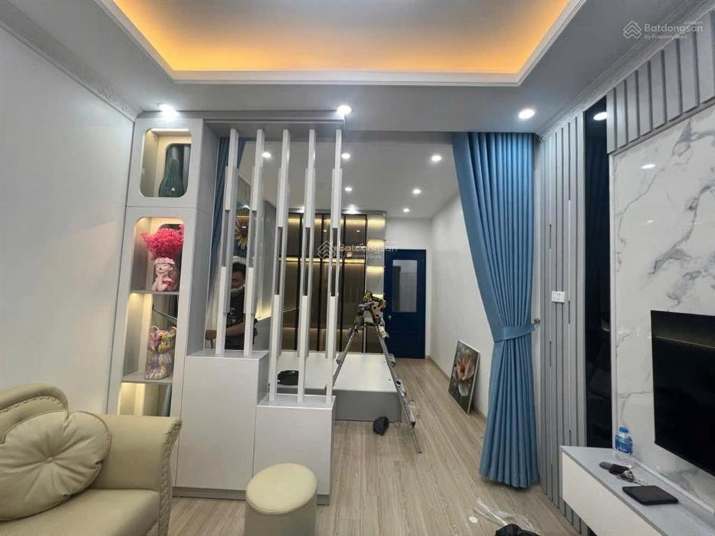 Tập thể nguyên hồng, trúc khê, tòa mặt phố, t2, 50 m2 (20m2 sổ), 3.x tỷ.