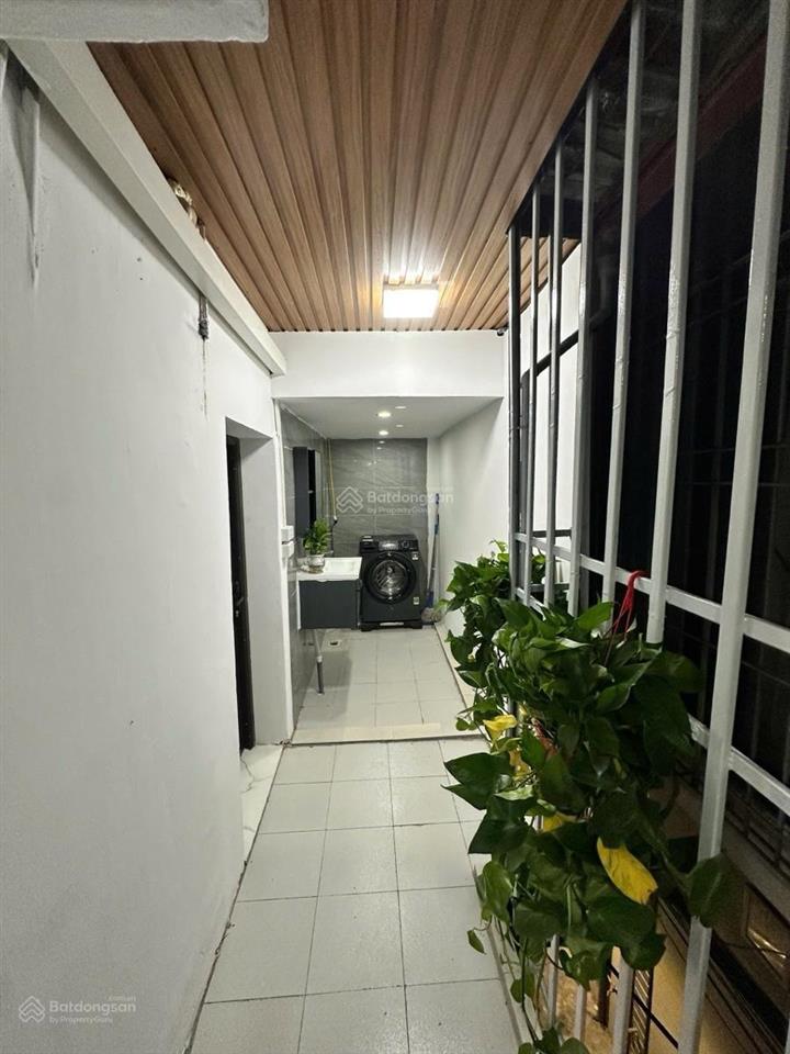Tập thể chùa láng, đống đa, t2, 65m2, 2 ngủ, 3. x tỷ