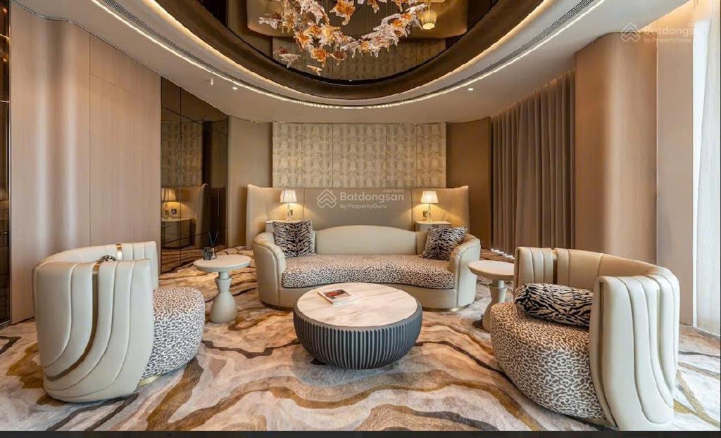 Chính chủ cho thuê chcc vinhomes metropolis  302 kim mã, dt 118m²3pn  view hồ, full nội thất cc